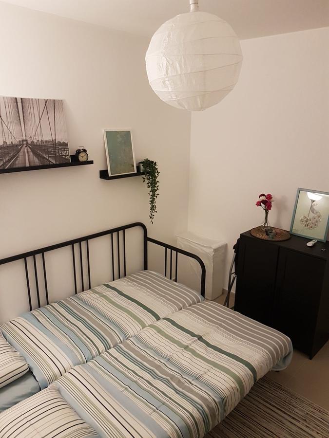 Private Bed/Bathroom In Netánja Kültér fotó