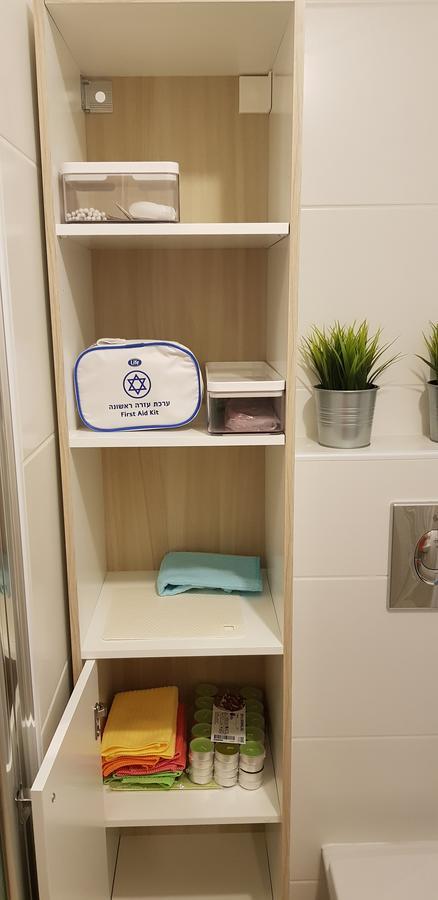 Private Bed/Bathroom In Netánja Kültér fotó
